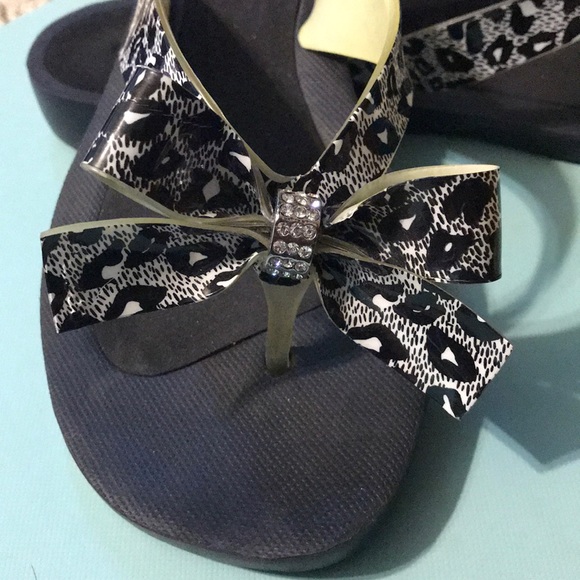 guess tutu flip flops navy